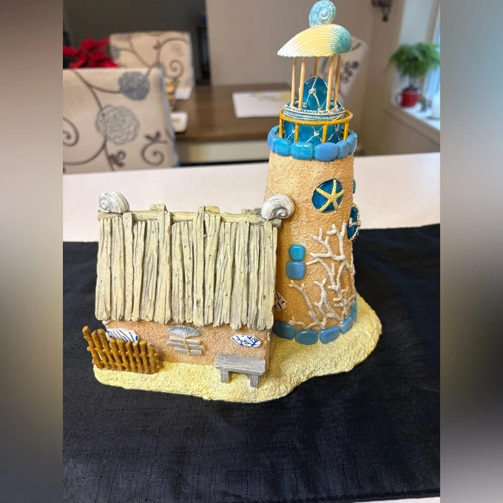 Hallmark Light House - Picture 5 of 9
